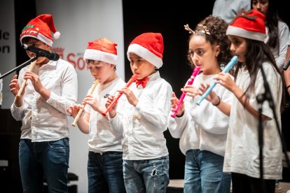 Los escolares de los distintos colegios de la capital celebran una jornada de lo más navideña.