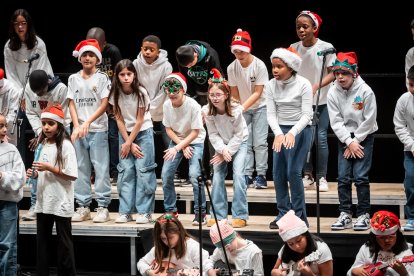 Los escolares de los distintos colegios de la capital celebran una jornada de lo más navideña.