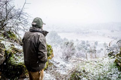 La nieve no mermó las ganas de instalar el Nacimiento