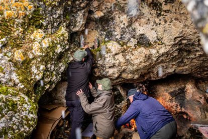 La nieve no mermó las ganas de instalar el Nacimiento
