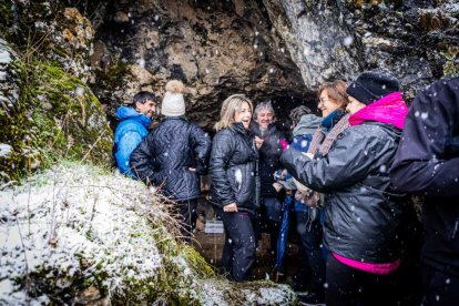 La nieve no mermó las ganas de instalar el Nacimiento