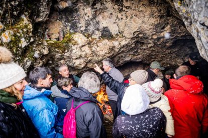La nieve no mermó las ganas de instalar el Nacimiento