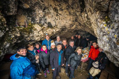 La nieve no mermó las ganas de instalar el Nacimiento