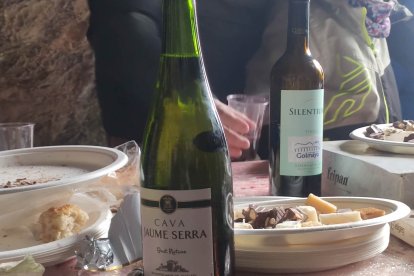 La nieve no mermó las ganas de instalar el Nacimiento