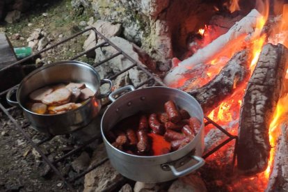 La nieve no mermó las ganas de instalar el Nacimiento