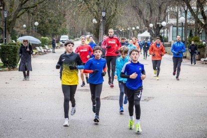 Los corredores irán relevándose para aguantar las 24 horas