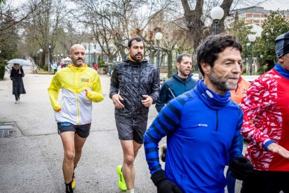Los corredores irán relevándose para aguantar las 24 horas