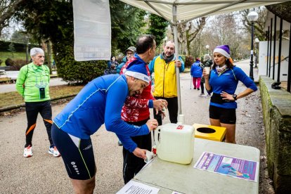 Los corredores irán relevándose para aguantar las 24 horas