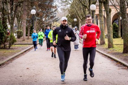 Los corredores irán relevándose para aguantar las 24 horas