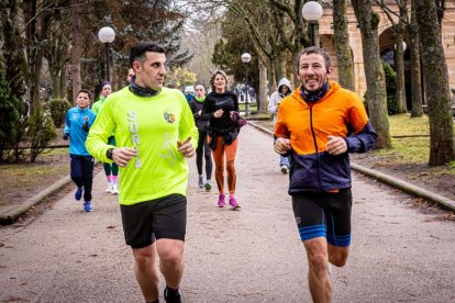 Los corredores irán relevándose para aguantar las 24 horas