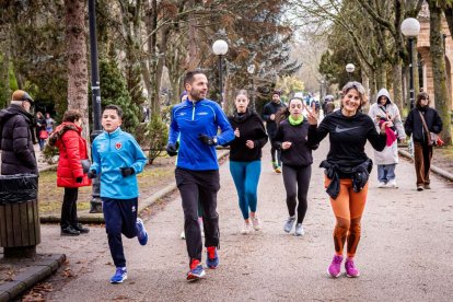 Los corredores irán relevándose para aguantar las 24 horas