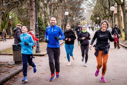 Los corredores irán relevándose para aguantar las 24 horas