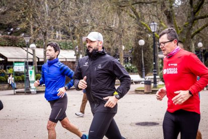 Los corredores irán relevándose para aguantar las 24 horas