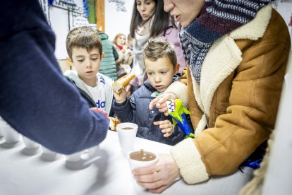 Buen chocolate y roscón para los vecinos