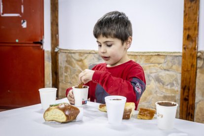 Buen chocolate y roscón para los vecinos