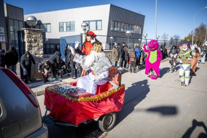Alegre recorrido de los Reyes Magos.