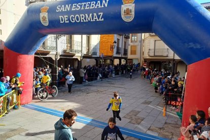San Esteban de Gormaz acogió esta mañana una animada jornada de running y convivencia.