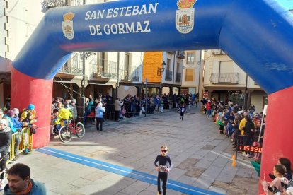 San Esteban de Gormaz acogió esta mañana una animada jornada de running y convivencia.