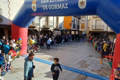 San Esteban de Gormaz acogió esta mañana una animada jornada de running y convivencia.