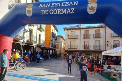 San Esteban de Gormaz acogió esta mañana una animada jornada de running y convivencia.