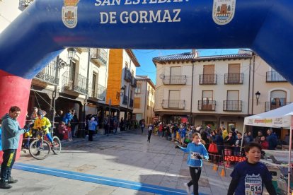 San Esteban de Gormaz acogió esta mañana una animada jornada de running y convivencia.