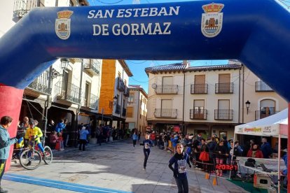 San Esteban de Gormaz acogió esta mañana una animada jornada de running y convivencia.