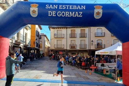 San Esteban de Gormaz acogió esta mañana una animada jornada de running y convivencia.