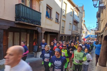 San Esteban de Gormaz acogió esta mañana una animada jornada de running y convivencia.