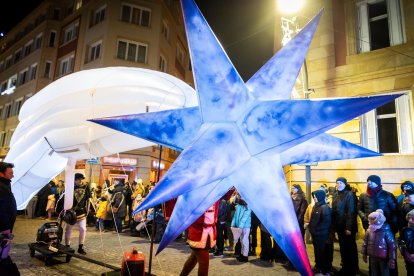 Una preciosa y colorida marcha acompañó a los Reyes Magos.