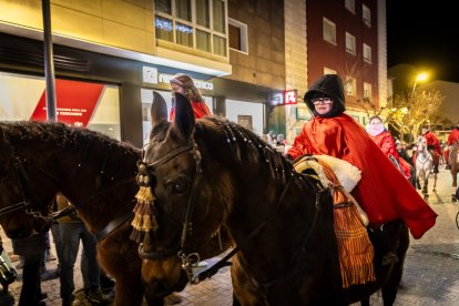 Una preciosa y colorida marcha acompañó a los Reyes Magos.