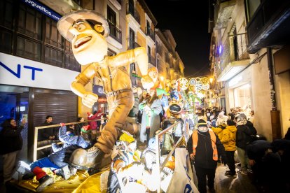 Una preciosa y colorida marcha acompañó a los Reyes Magos.