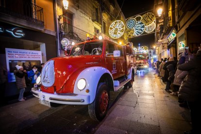 Una preciosa y colorida marcha acompañó a los Reyes Magos.
