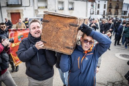 El Arca viaja de Almarza a San Andrés, manteniendo vivas las raíces de una tradición única.
