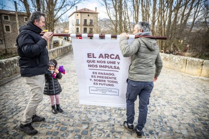 El Arca viaja de Almarza a San Andrés, manteniendo vivas las raíces de una tradición única.