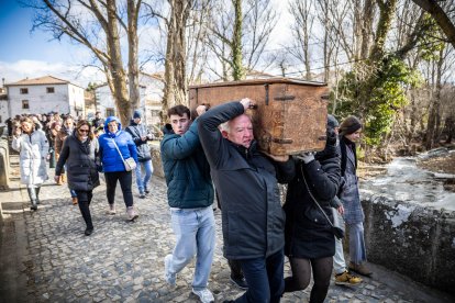 El Arca viaja de Almarza a San Andrés, manteniendo vivas las raíces de una tradición única.