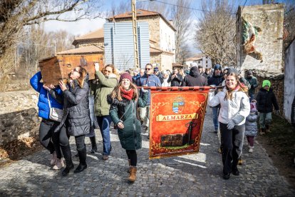 El Arca viaja de Almarza a San Andrés, manteniendo vivas las raíces de una tradición única.