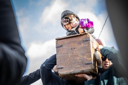 El Arca viaja de Almarza a San Andrés, manteniendo vivas las raíces de una tradición única.