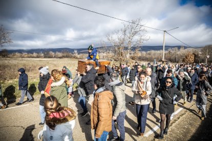 El Arca viaja de Almarza a San Andrés, manteniendo vivas las raíces de una tradición única.