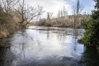 El frío invernal congeló ríos y fuentes