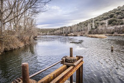 El frío invernal congeló ríos y fuentes