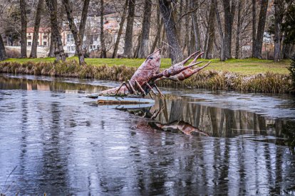 El frío invernal congeló ríos y fuentes