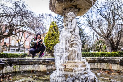 El frío invernal congeló ríos y fuentes