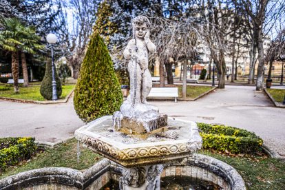 El frío invernal congeló ríos y fuentes