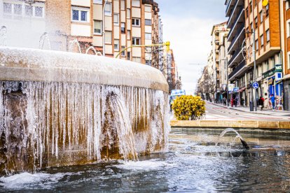 El frío invernal congeló ríos y fuentes