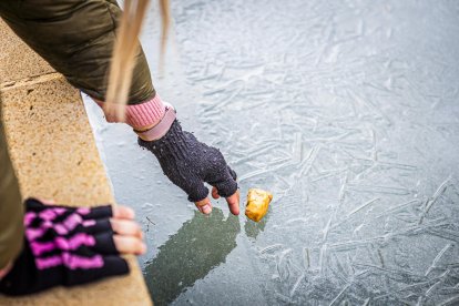 El frío invernal congeló ríos y fuentes