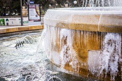 El frío invernal congeló ríos y fuentes