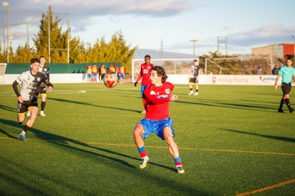 El futbolista de San Leonardo Álvaro Neves.