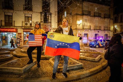 La comunidad venezolana se concentra para festejar el fin del régimen de Nicolás Maduro.