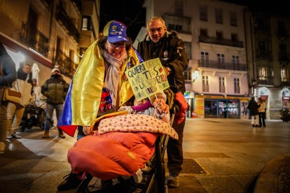 La comunidad venezolana se concentra para festejar el fin del régimen de Nicolás Maduro.