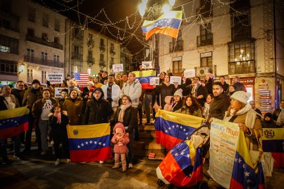 La comunidad venezolana se concentra para festejar el fin del régimen de Nicolás Maduro.